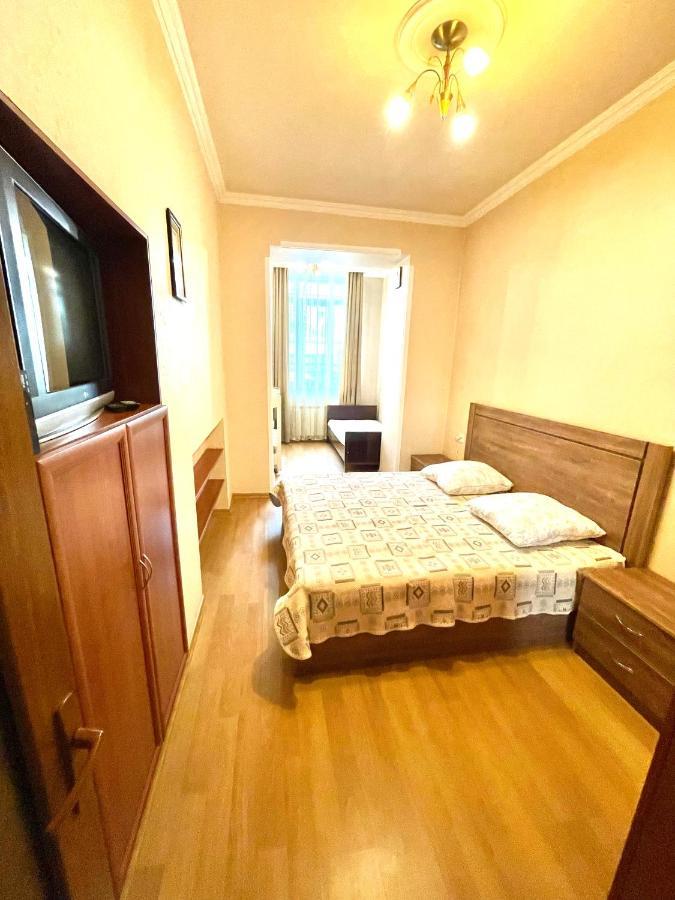 Apartment In The Center Of יירבאן מראה חיצוני תמונה